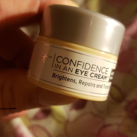 SAMPLE SZ. IT COSMETICS CONFIDENCE IN AN EYE CREAM - Picture 7 of 8